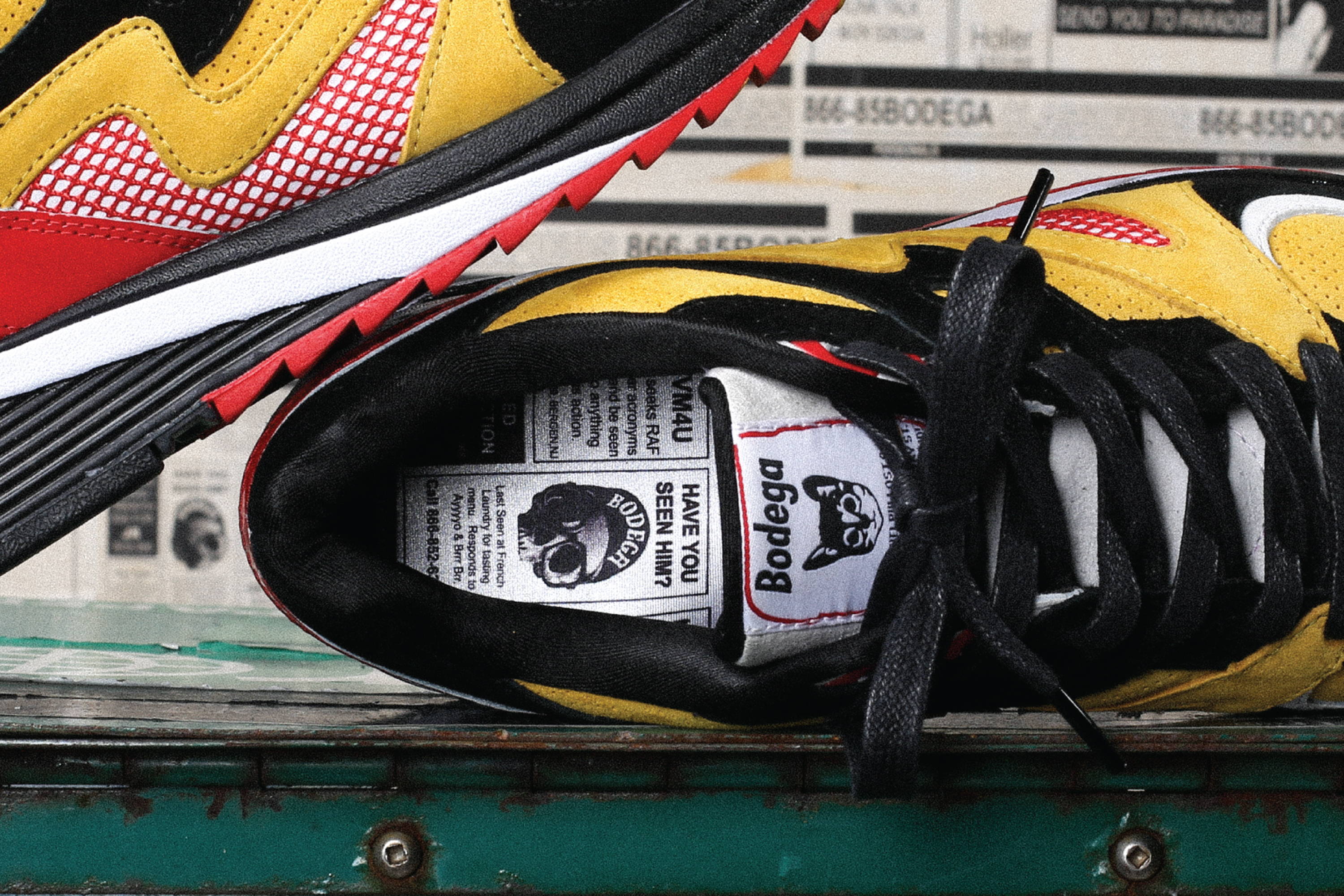 BODEGA X SAUCONY GRID 8000 "CLASSIFIEDS"