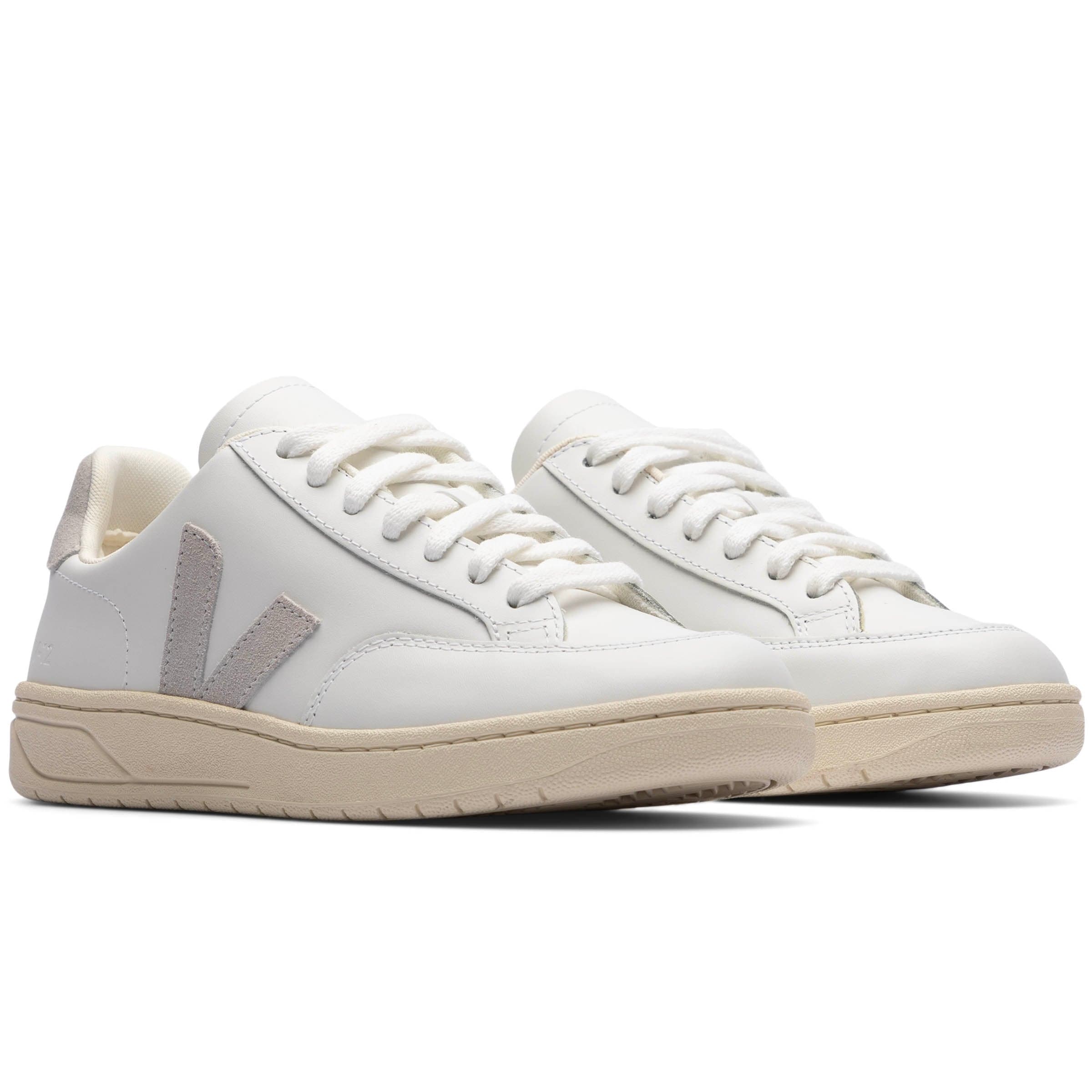 VEJA Sneakers WOMEN'S V-12